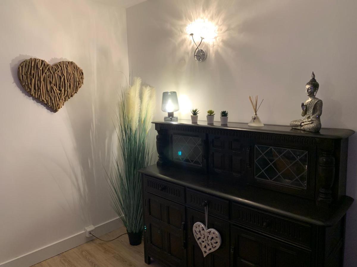Shore Lodge. 4 Bed Bungalow Only Mtrs From The Beach. Sleeps 8 Sutton-on-Sea エクステリア 写真