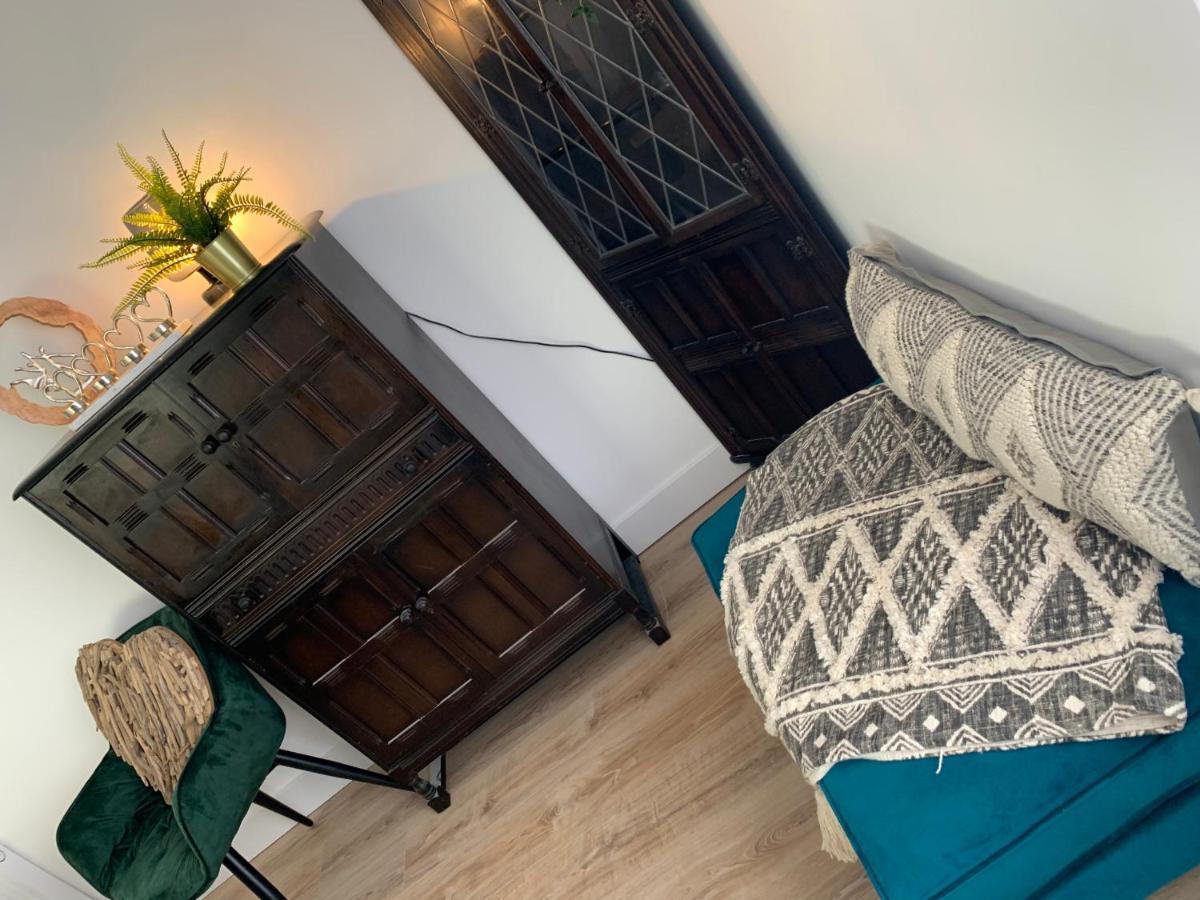 Shore Lodge. 4 Bed Bungalow Only Mtrs From The Beach. Sleeps 8 Sutton-on-Sea エクステリア 写真
