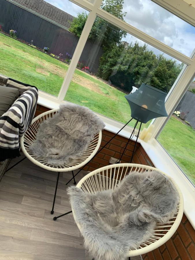 Shore Lodge. 4 Bed Bungalow Only Mtrs From The Beach. Sleeps 8 Sutton-on-Sea エクステリア 写真