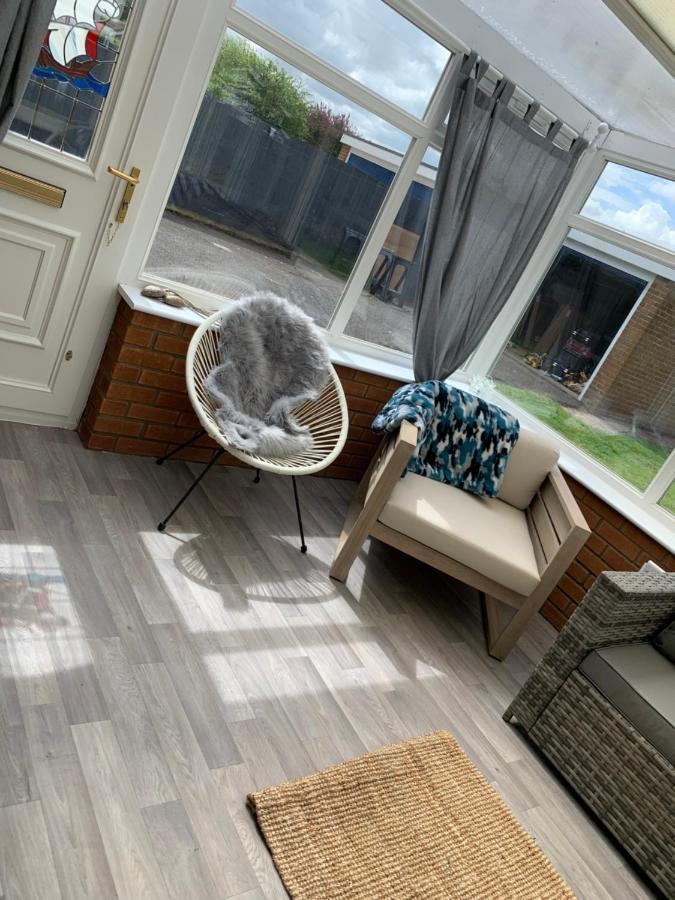 Shore Lodge. 4 Bed Bungalow Only Mtrs From The Beach. Sleeps 8 Sutton-on-Sea エクステリア 写真