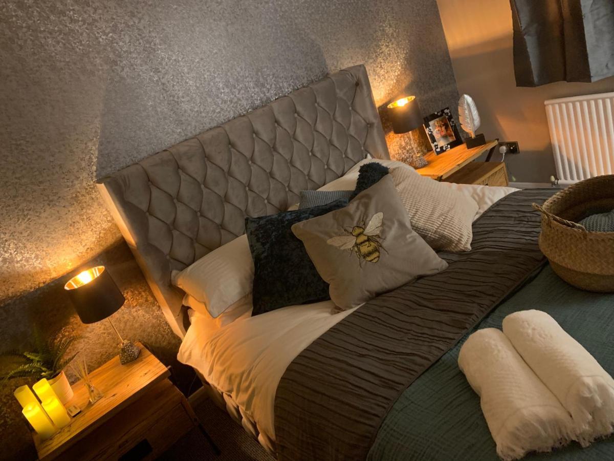 Shore Lodge. 4 Bed Bungalow Only Mtrs From The Beach. Sleeps 8 Sutton-on-Sea エクステリア 写真