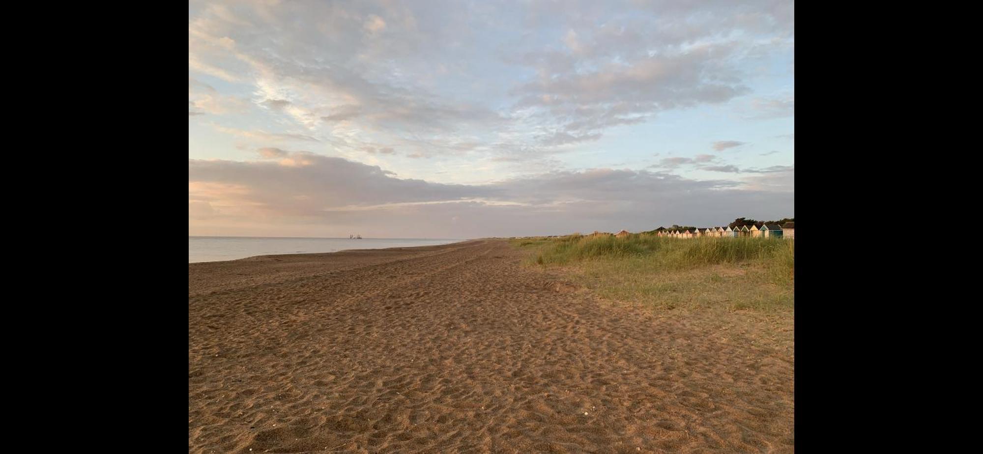 Shore Lodge. 4 Bed Bungalow Only Mtrs From The Beach. Sleeps 8 Sutton-on-Sea エクステリア 写真